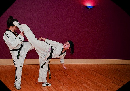 hook kick taekwondo