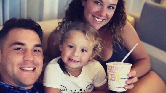 Best 14 Pics Of Dustin Poirier With His Wife & Daughter